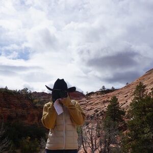 Meet your Posher, Emily